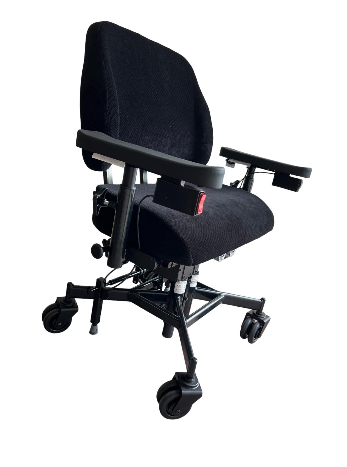 REAL 9200 bariatric chair
