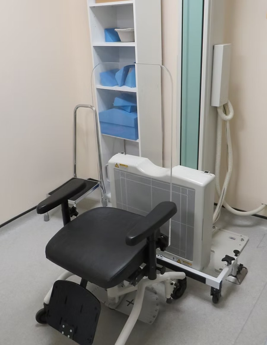 REAL 8100 X-Ray Chair with imaging equipment